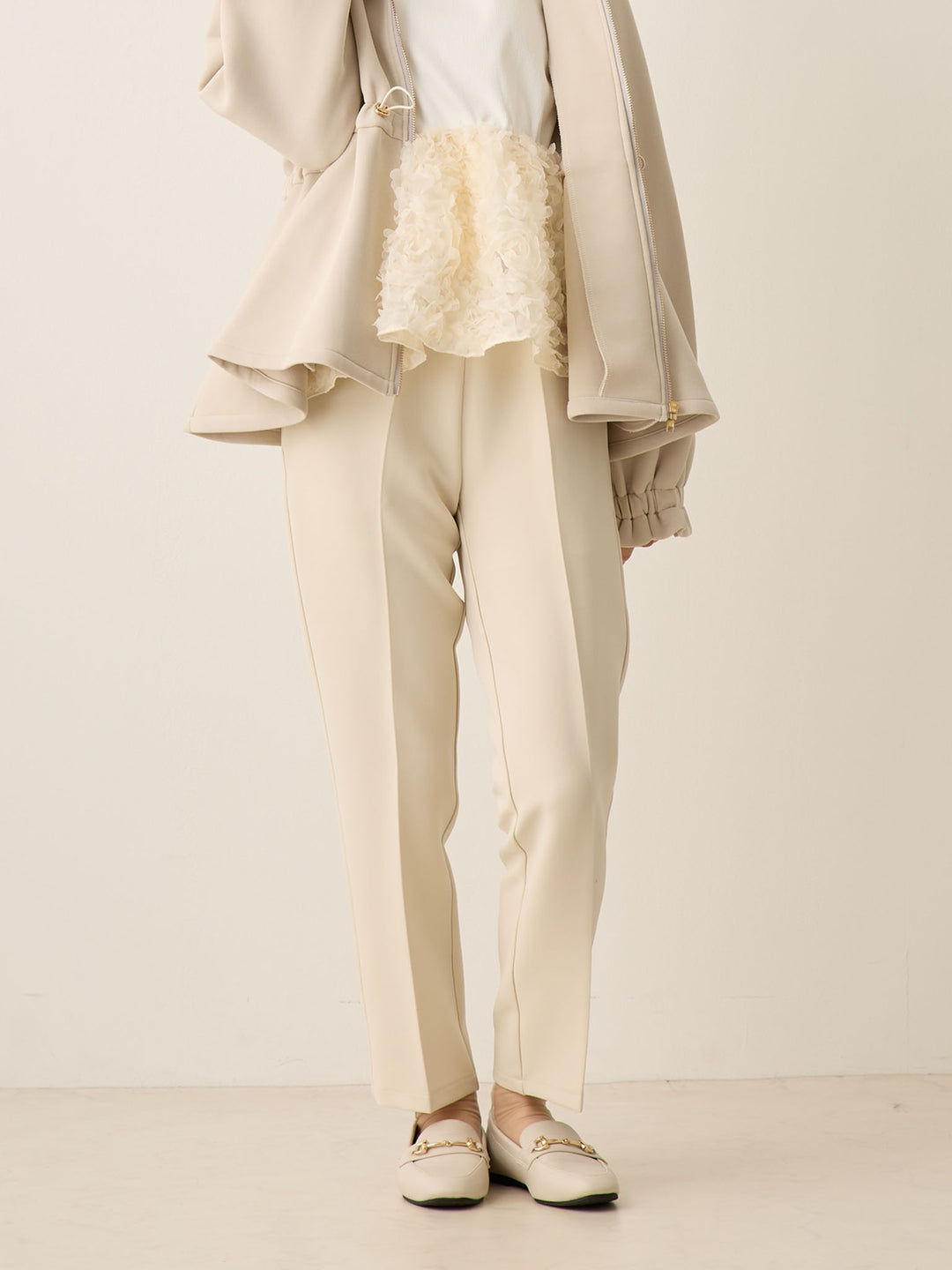 适合仪式，孕妇锥形裤，让您的双腿看起来很漂亮，象牙色