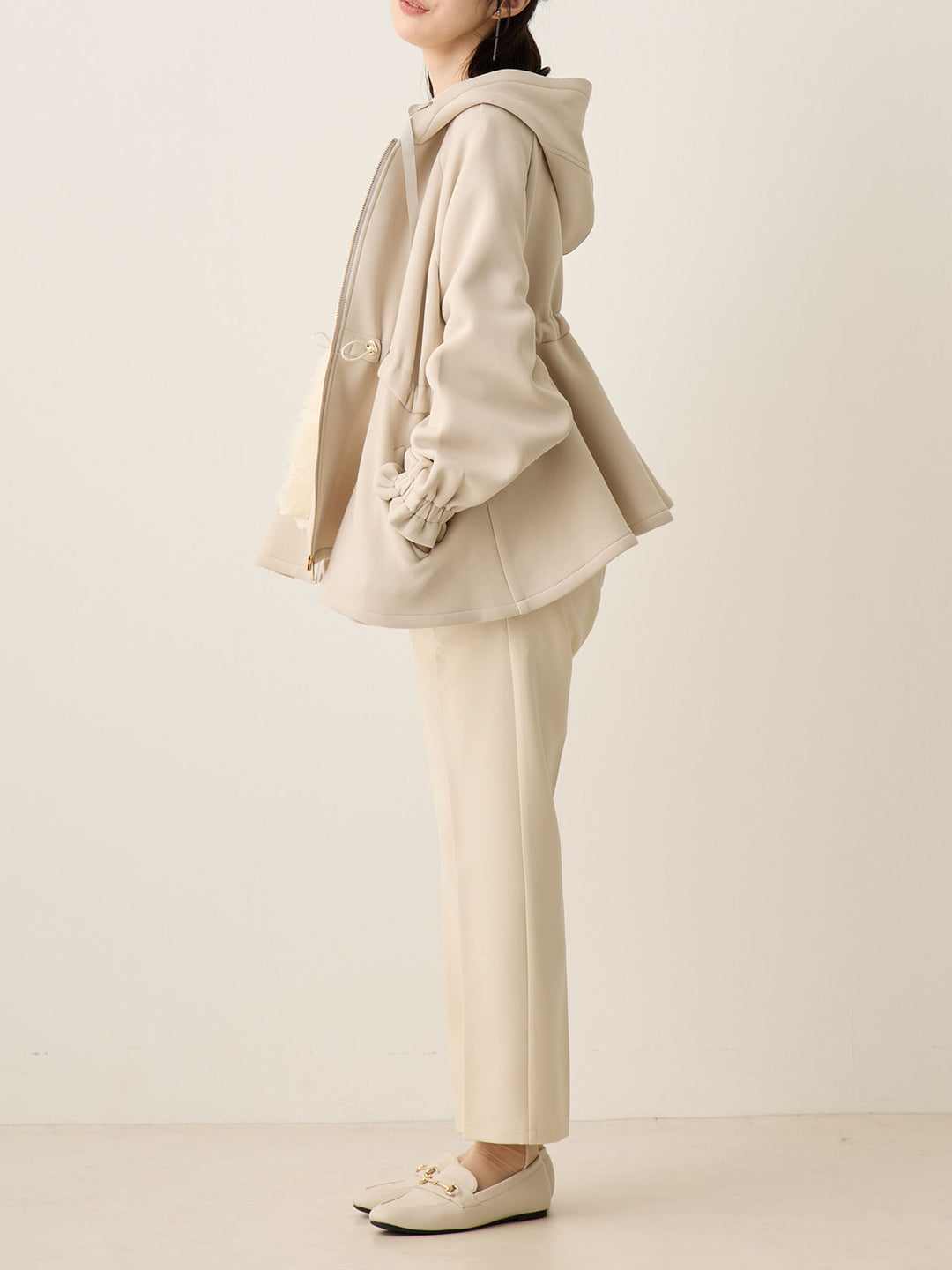 ダッカー付きダンボールライトアウター Beige