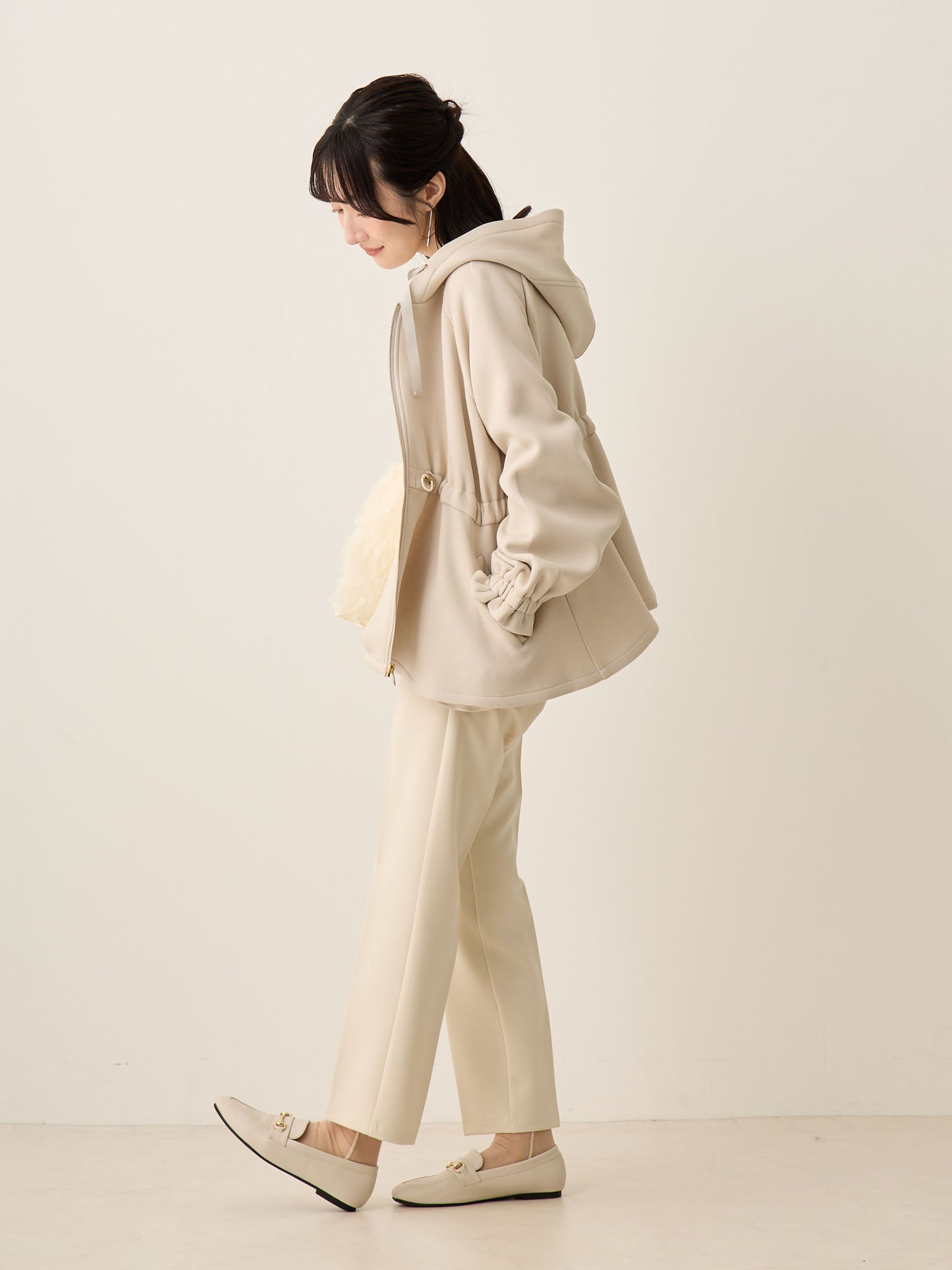 セレモニー対応・美脚見えマタニティテーパードパンツ Ivory – honono