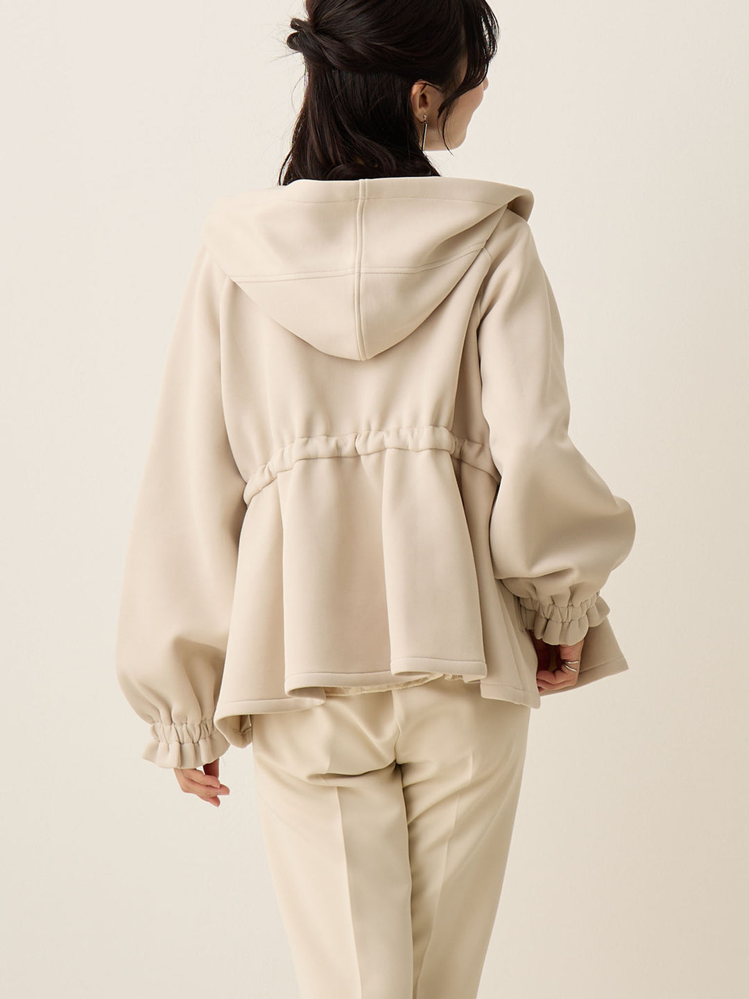 ダッカー付きダンボールライトアウター Beige