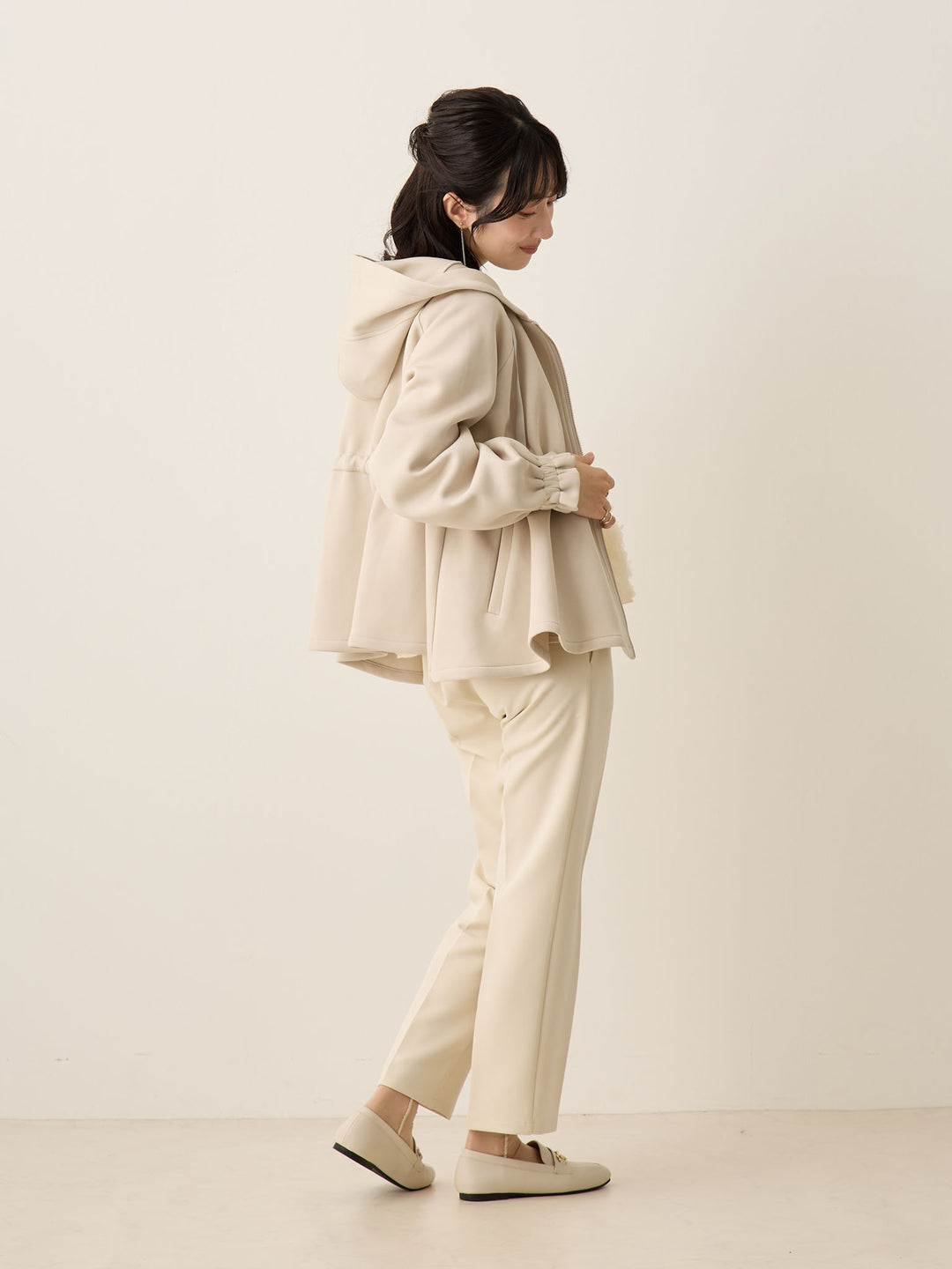 ダッカー付きダンボールライトアウター Beige