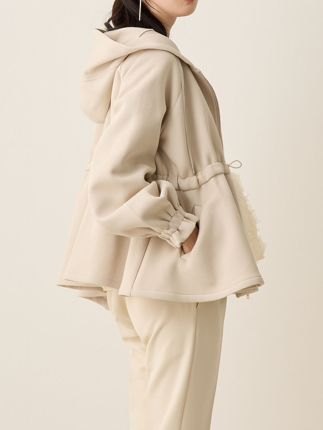 ダッカー付きダンボールライトアウター Beige