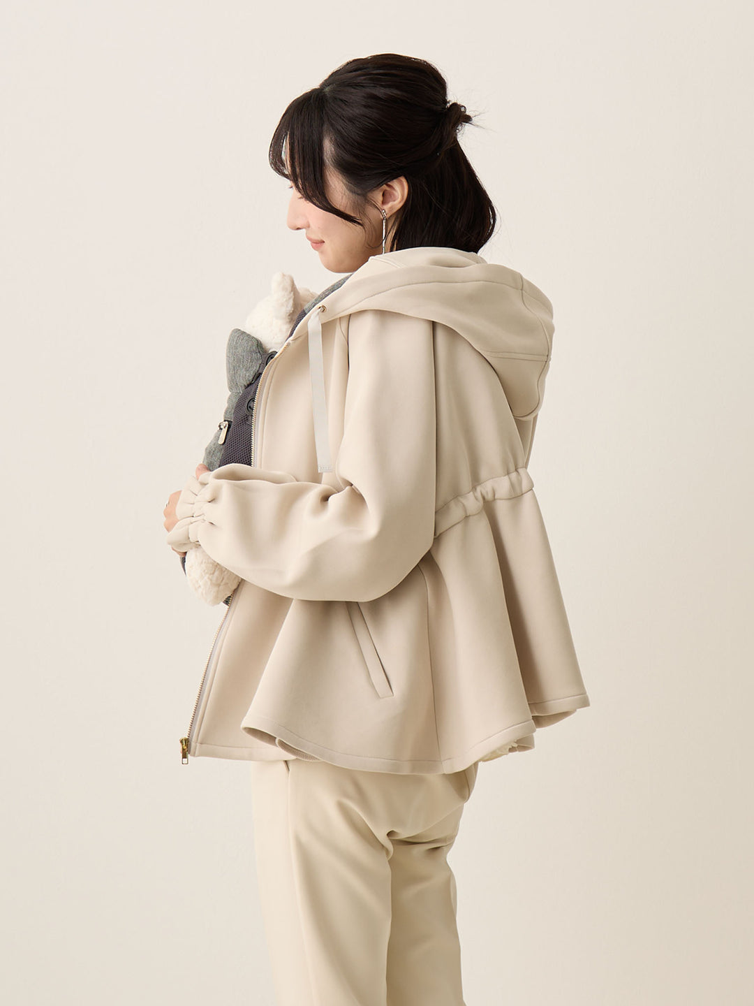 ダッカー付きダンボールライトアウター Beige