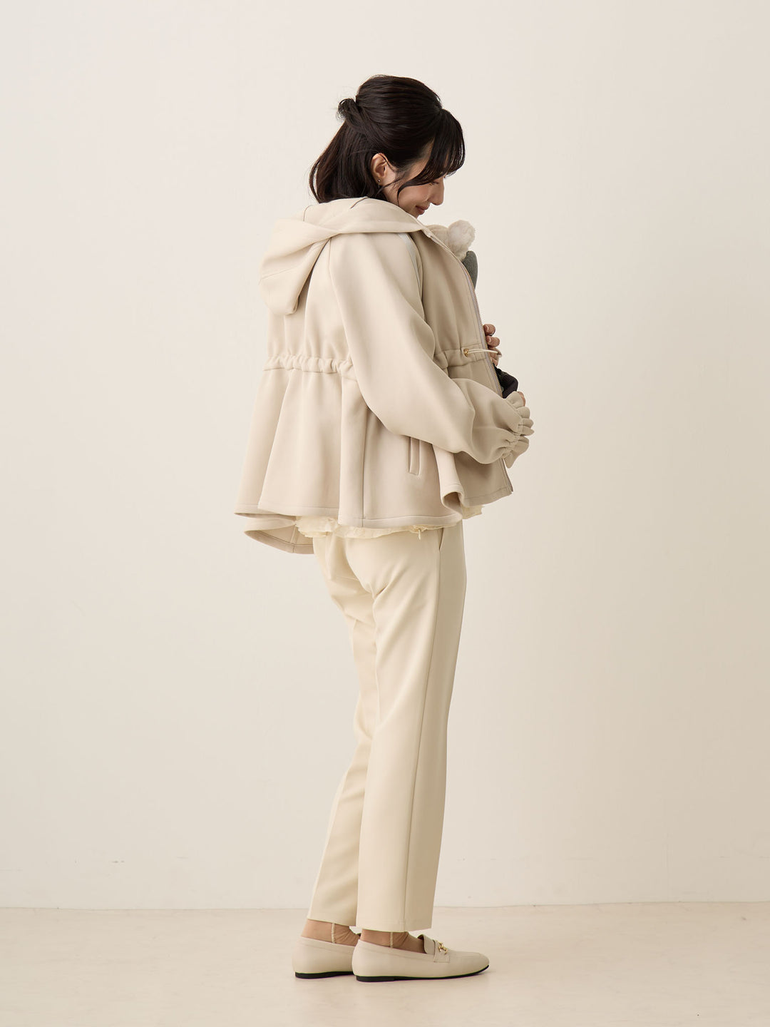 ダッカー付きダンボールライトアウター Beige