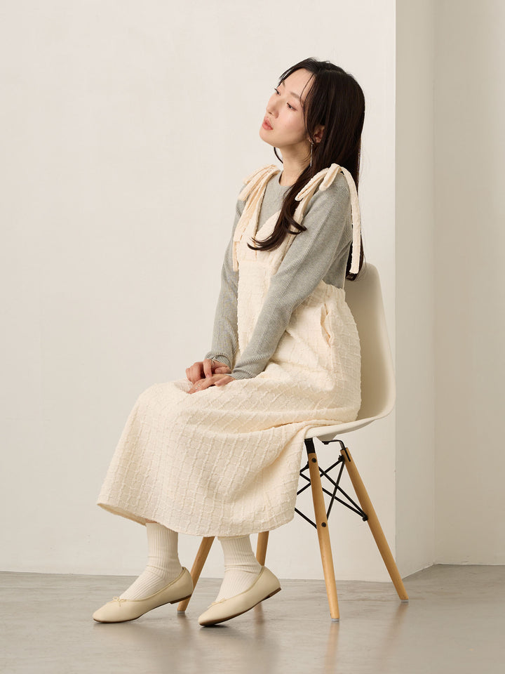 象牙色肩带吊带连衣裙