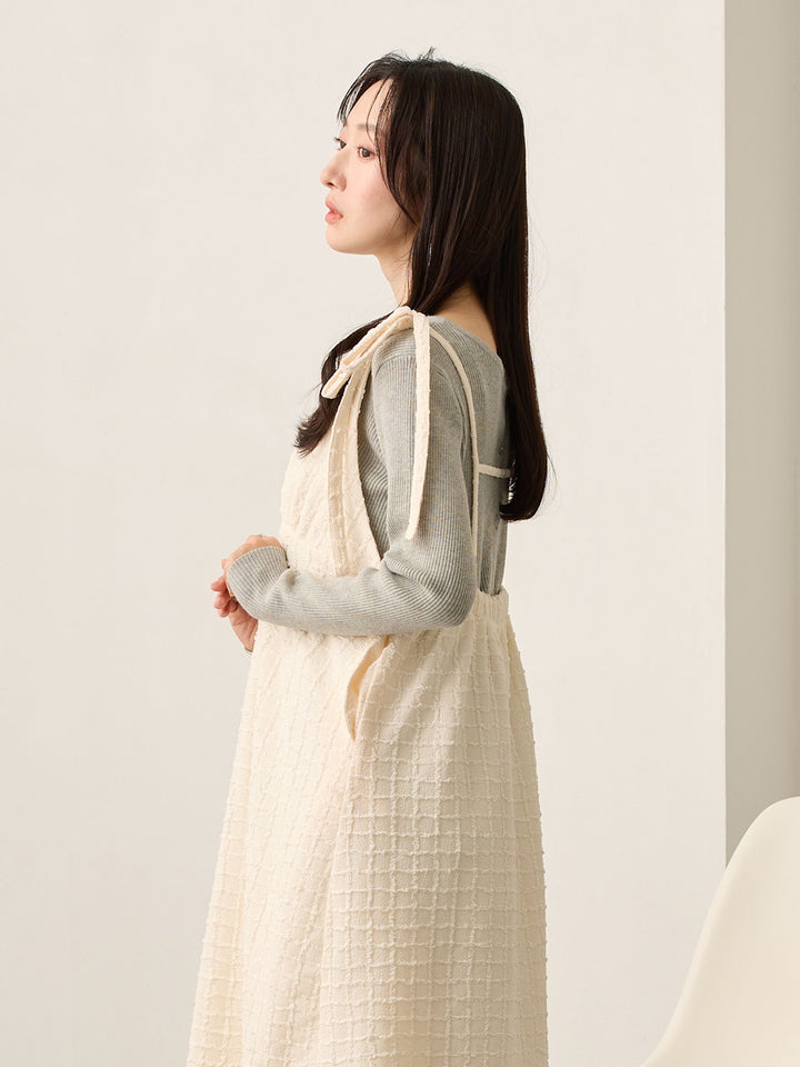 象牙色肩带吊带连衣裙