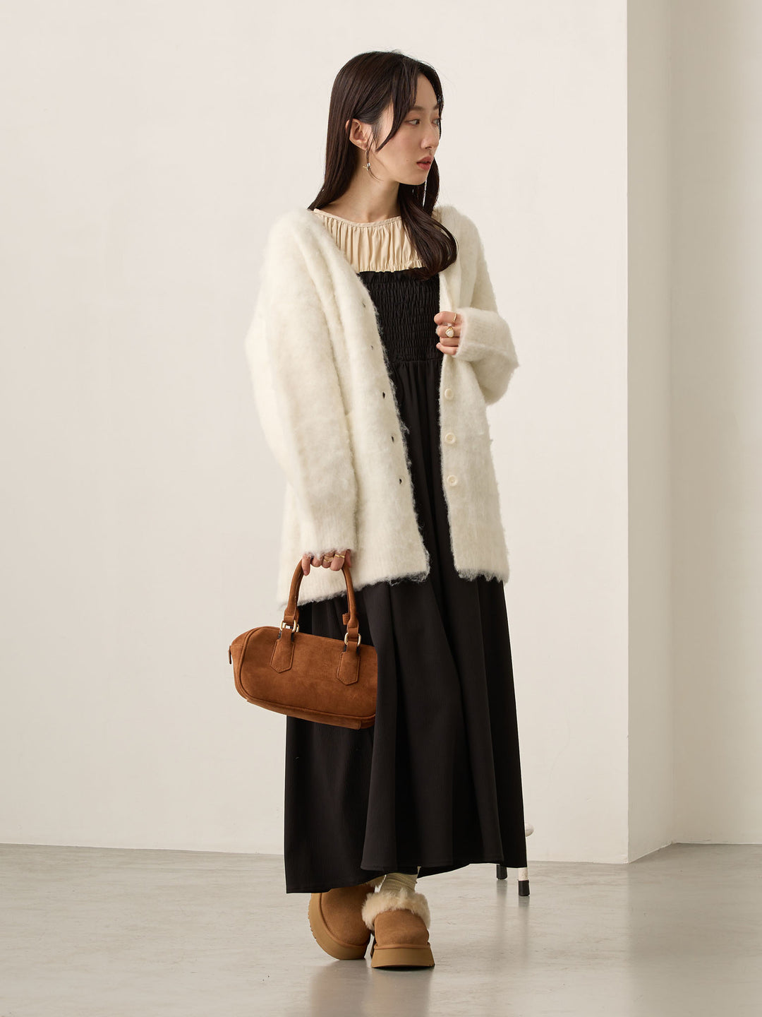 褶皱吊带连衣裙 黑色