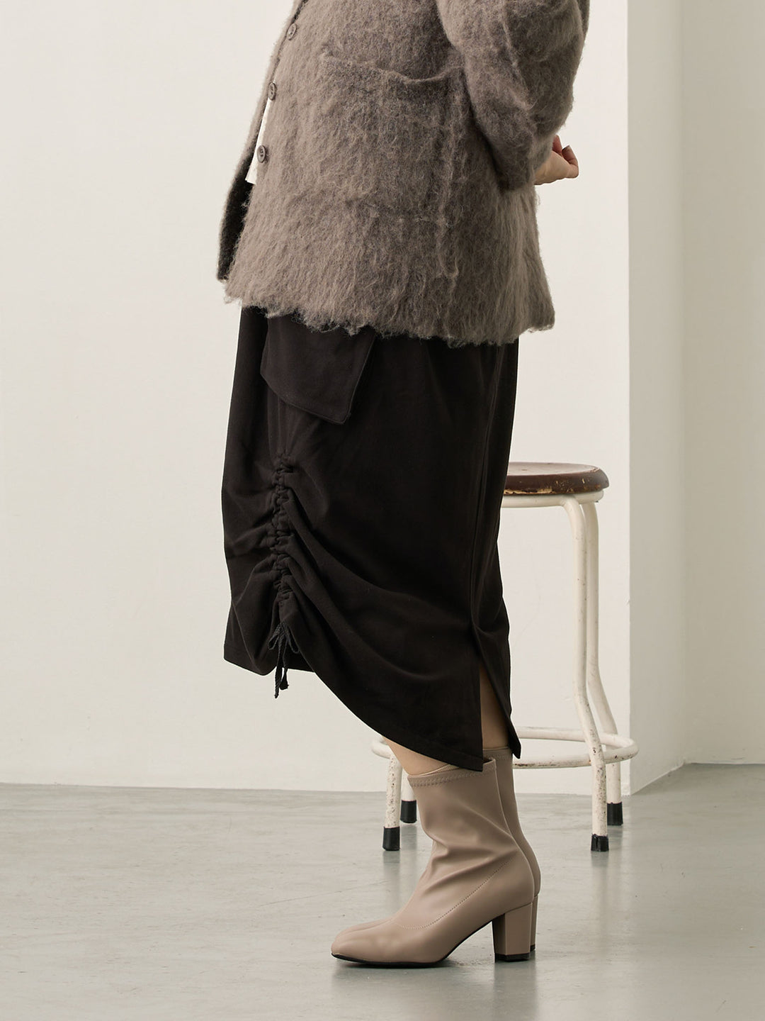 黑色羊毛工装裙