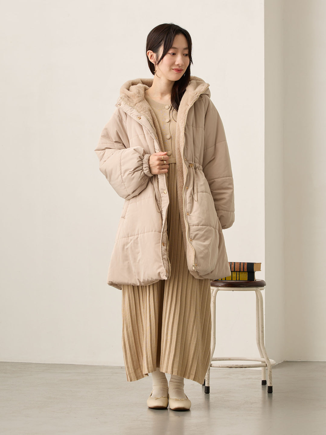 带鸭绒灰的衬垫外套