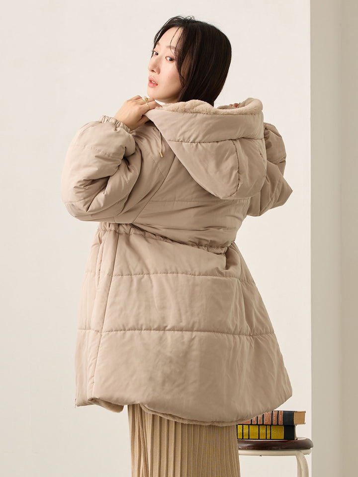 带鸭绒灰的衬垫外套