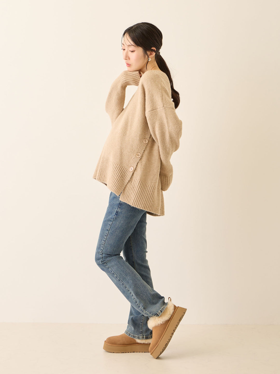 Vネックゆるニットトップス Beige