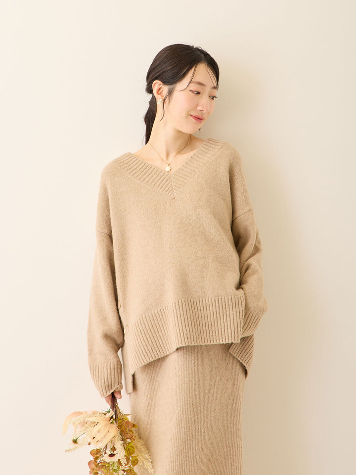 Vネックゆるニットトップス Beige