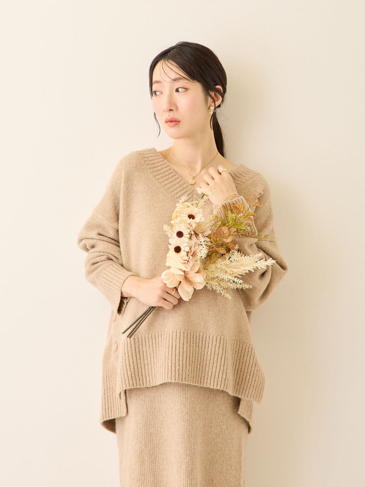 Vネックゆるニットトップス Beige