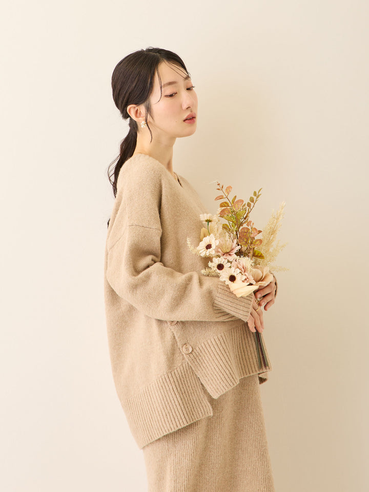 Vネックゆるニットトップス Beige