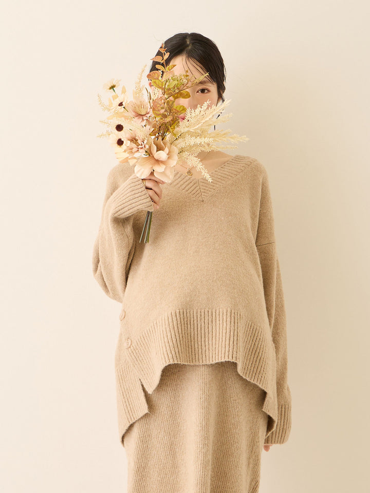 Vネックゆるニットトップス Beige