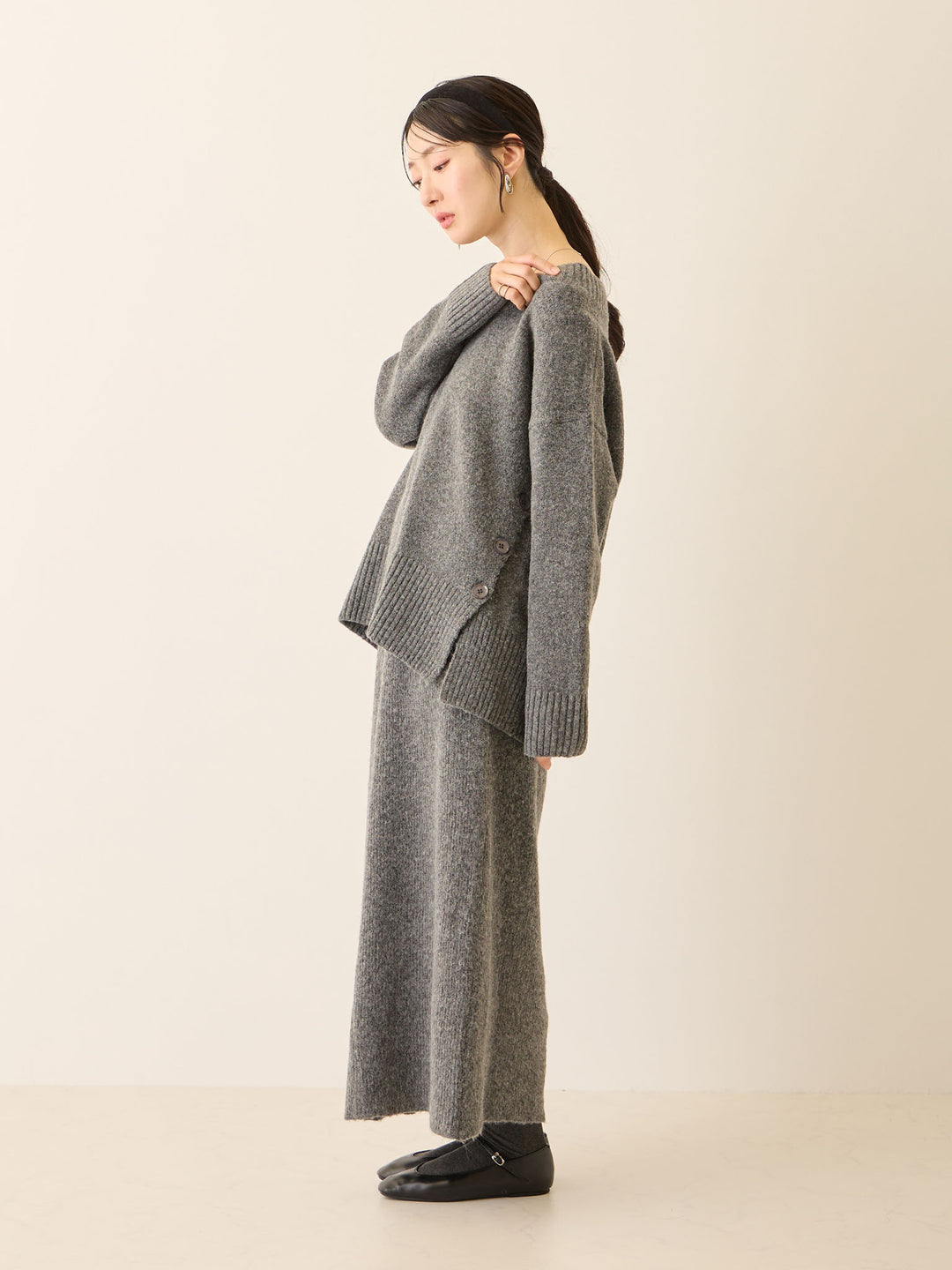 Vネックゆるニットトップス Gray