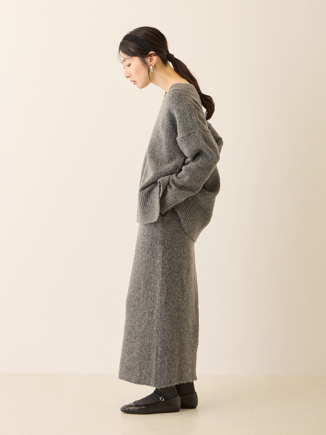 Vネックゆるニットトップス Gray