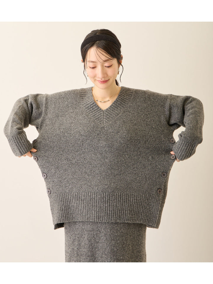 Vネックゆるニットトップス Beige