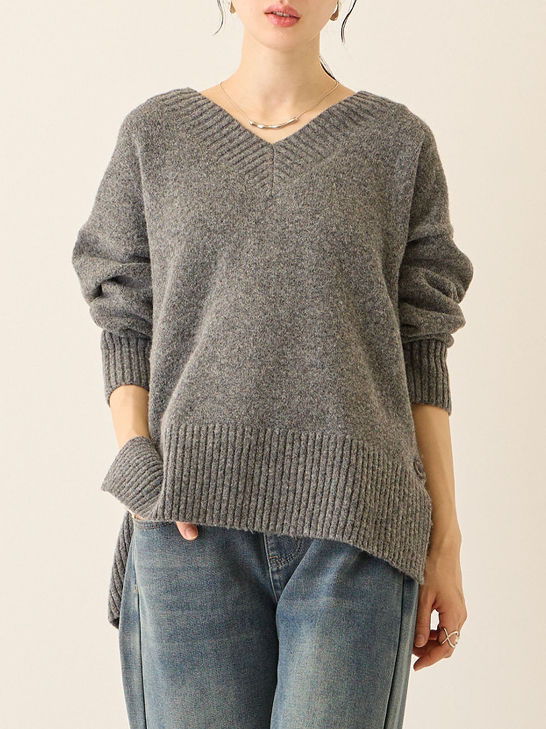Vネックゆるニットトップス Gray