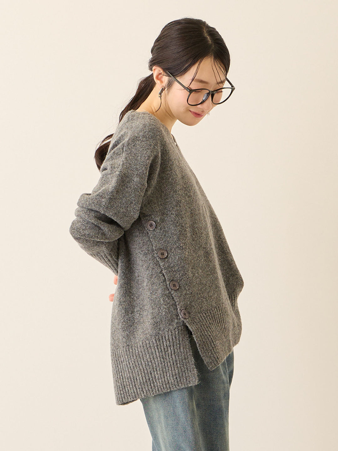 Vネックゆるニットトップス Gray