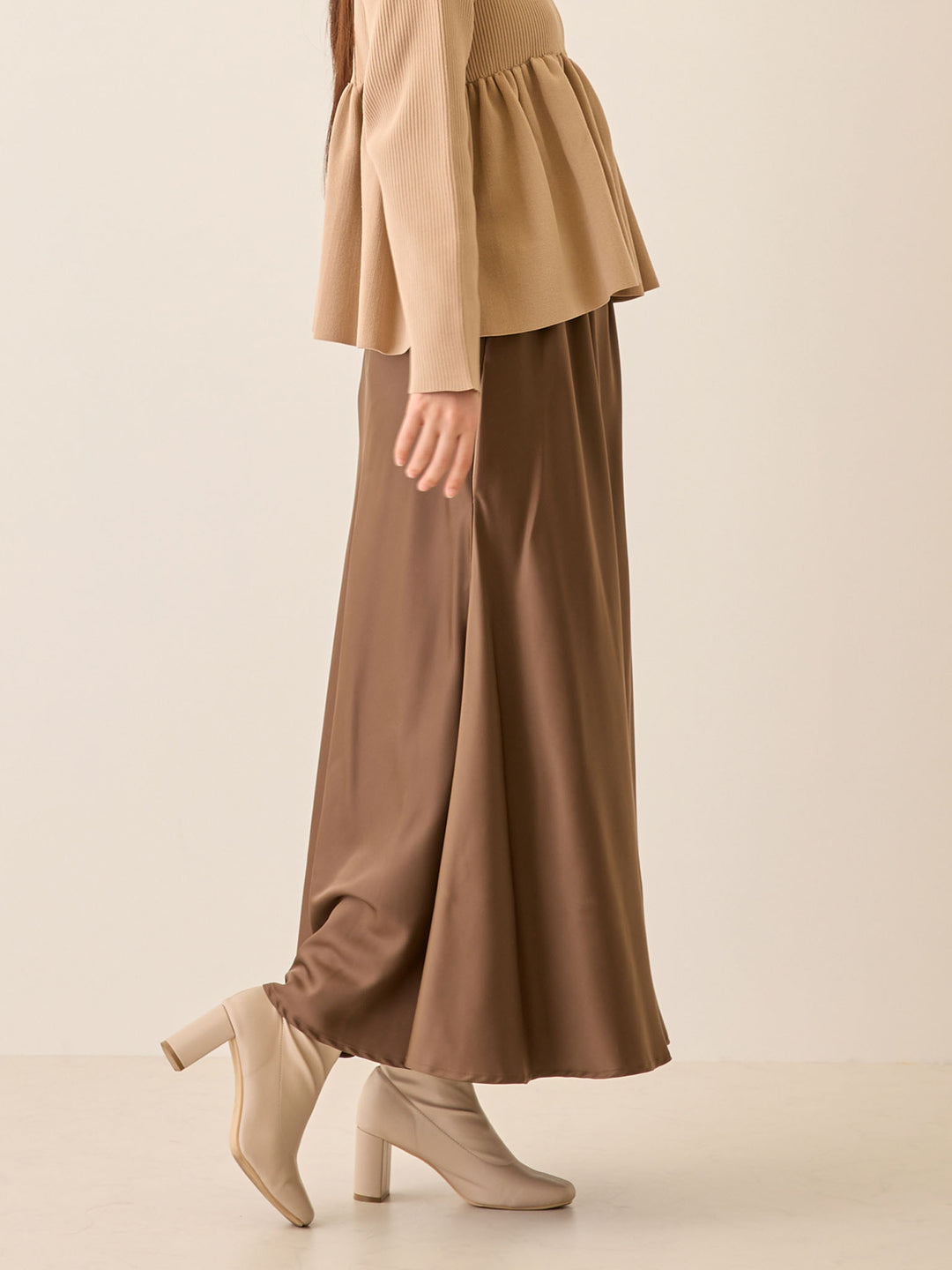 ほんのりマーメイドサテンスカート Brown