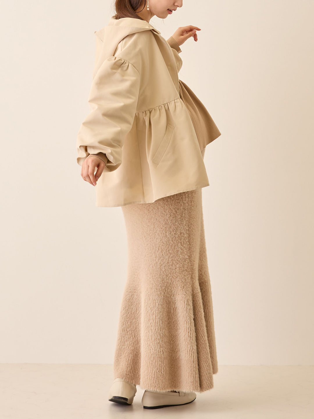 フード付きペプラムライトアウター Beige