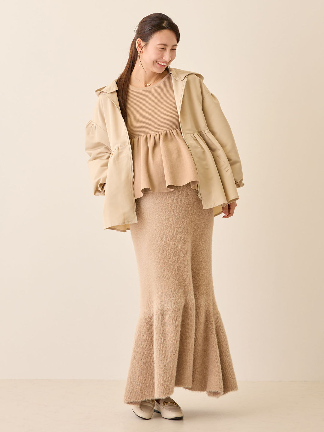 フード付きペプラムライトアウター Beige