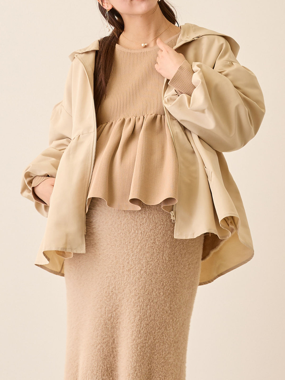 フード付きペプラムライトアウター Beige