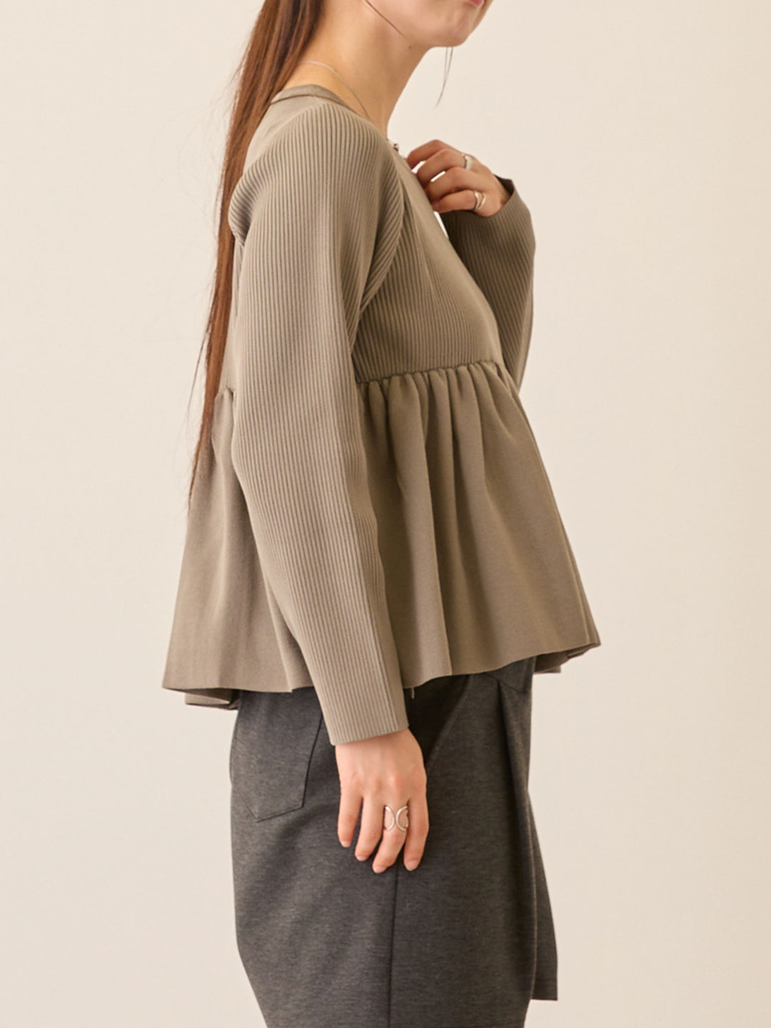 ペプラムニットトップス Gray