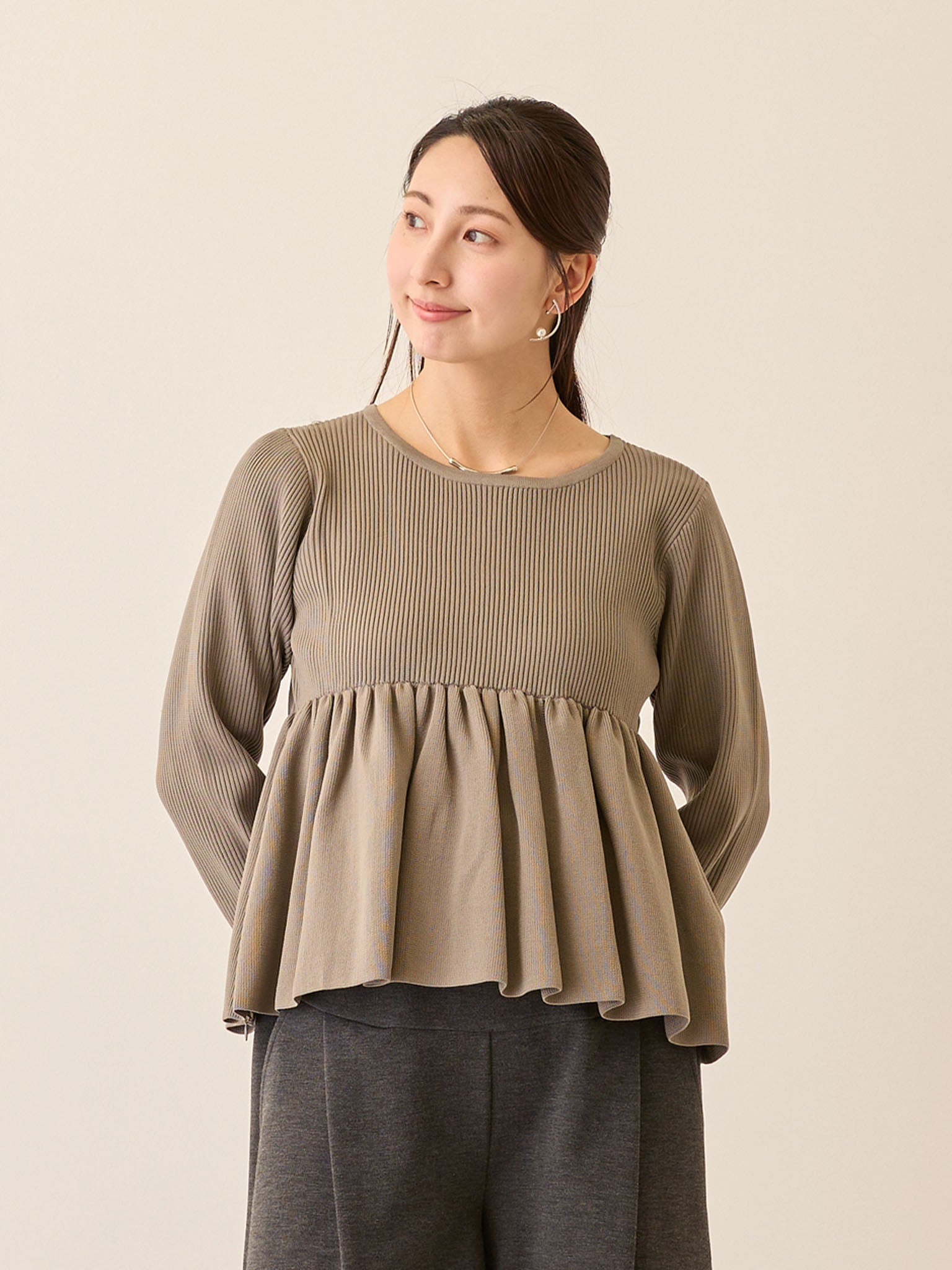 ペプラムニットトップス Gray – honono for mom&baby