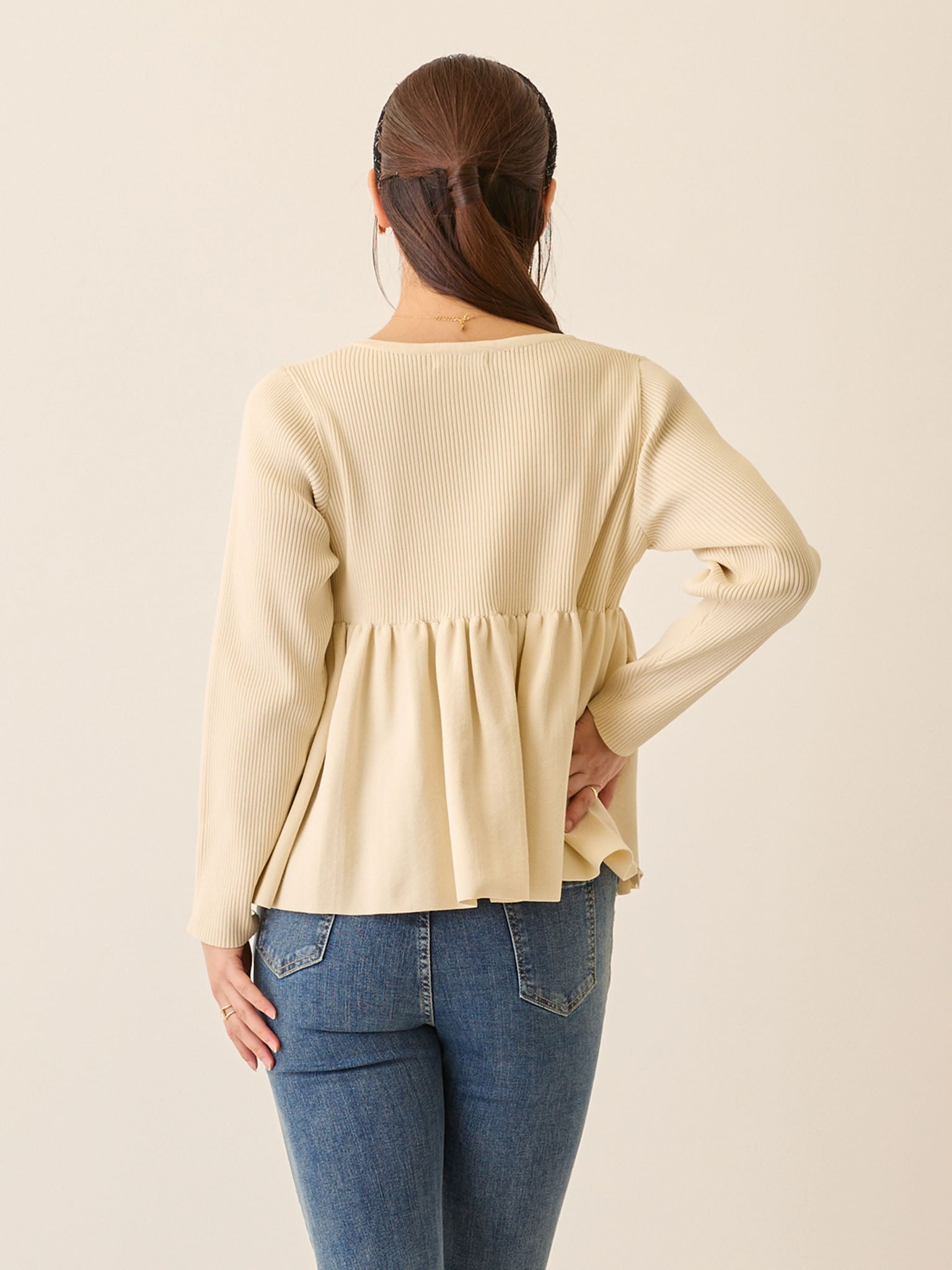 ペプラムニットトップス Ivory – honono for mom&baby