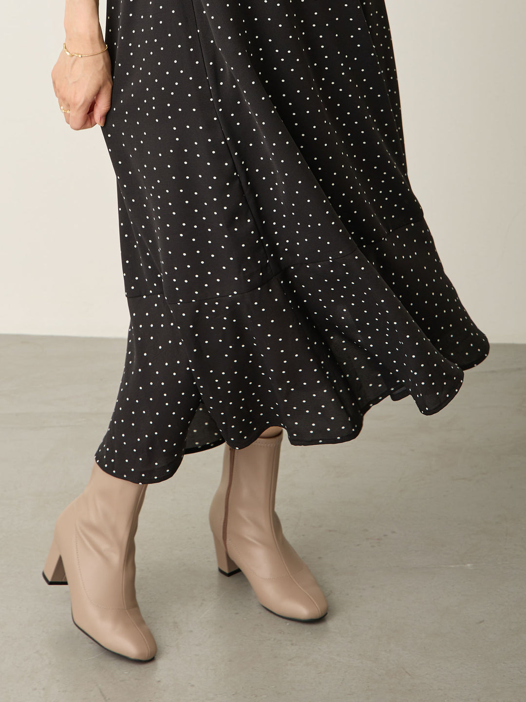 Cache-coeur 圆点连衣裙，象牙色