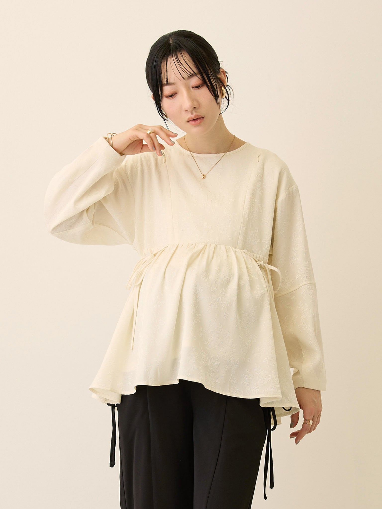 ジャガードペプラムトップス Ivory – honono for mom&baby
