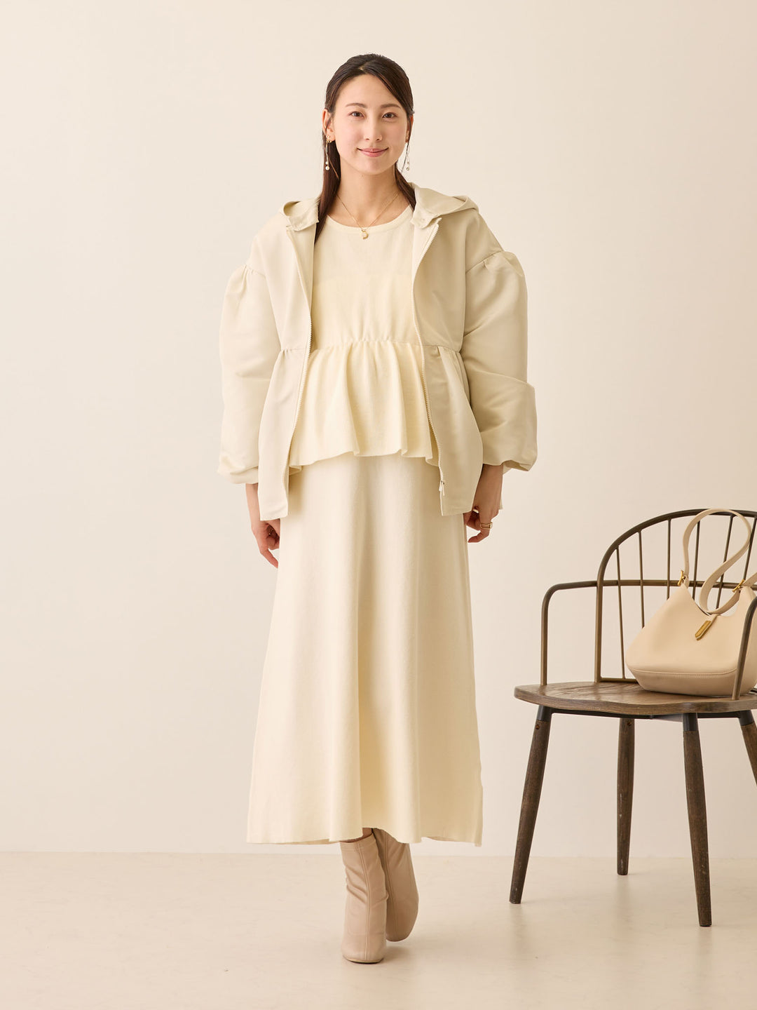 ニットペプラムワンピース Ivory