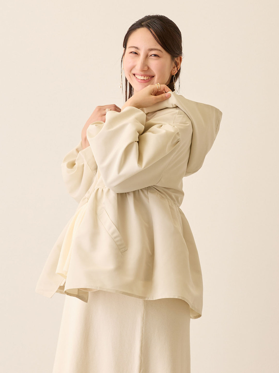 フード付きペプラムライトアウター Ivory