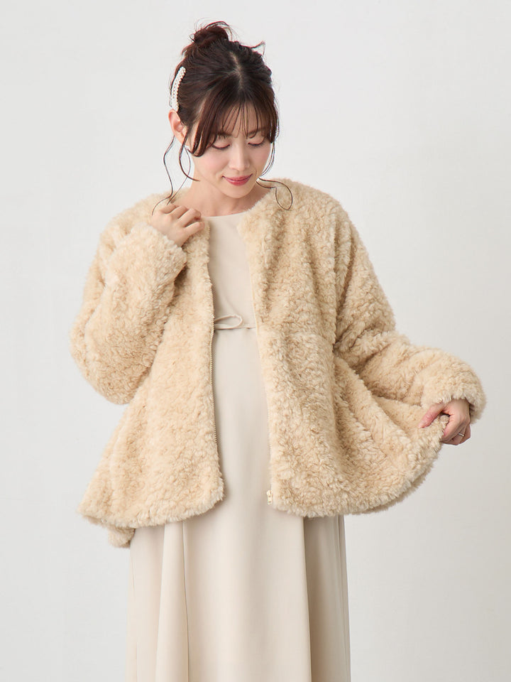 ダッカー付きフラッフィーアウター Beige