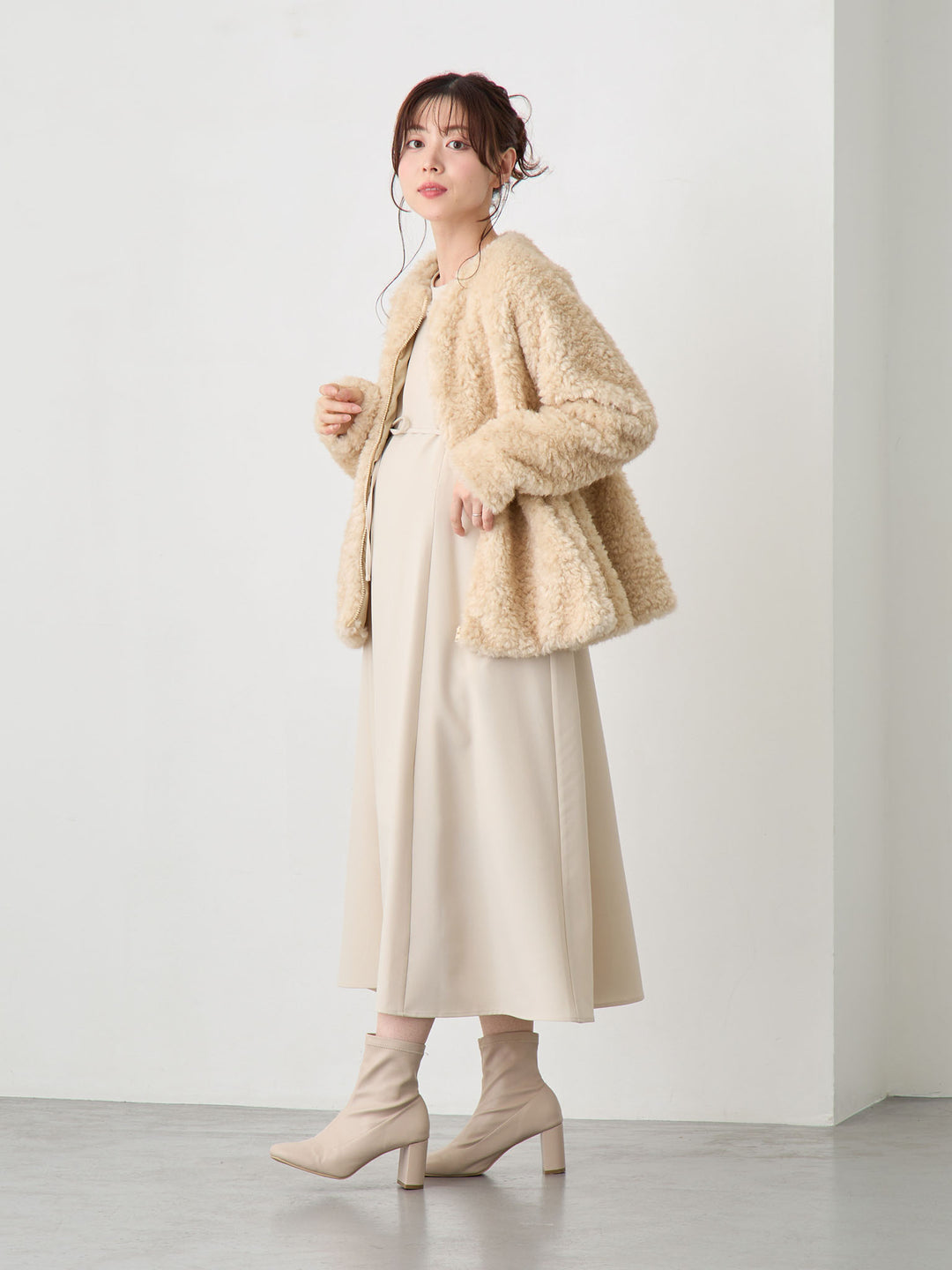 ダッカー付きフラッフィーアウター Beige