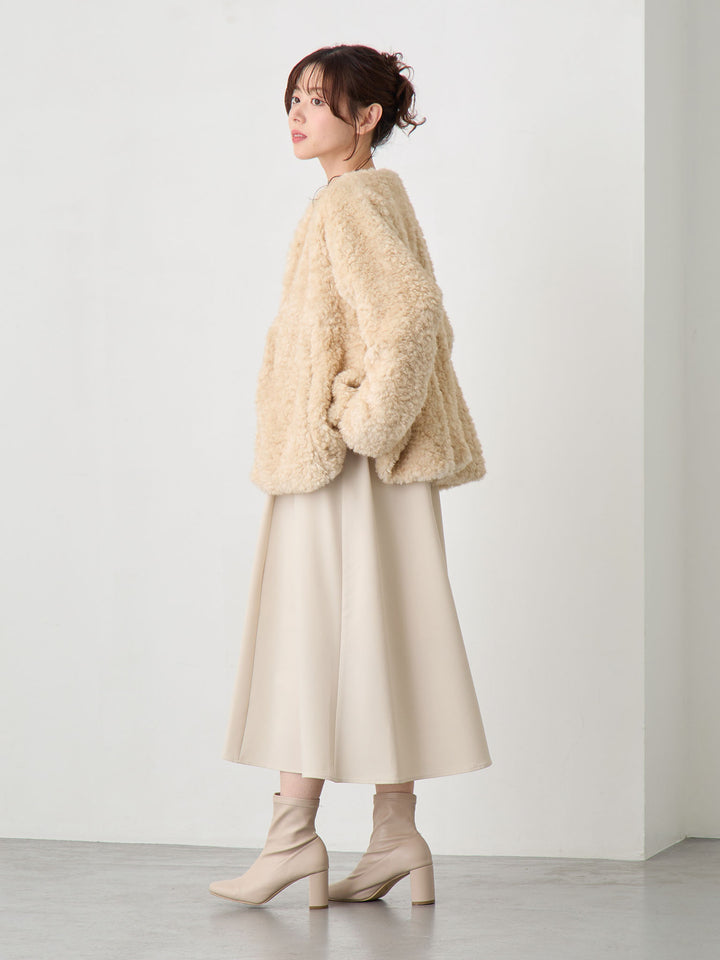 ダッカー付きフラッフィーアウター Beige