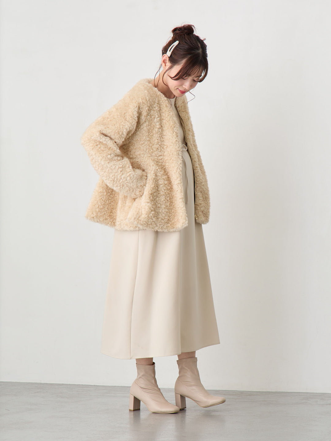 ダッカー付きフラッフィーアウター Beige