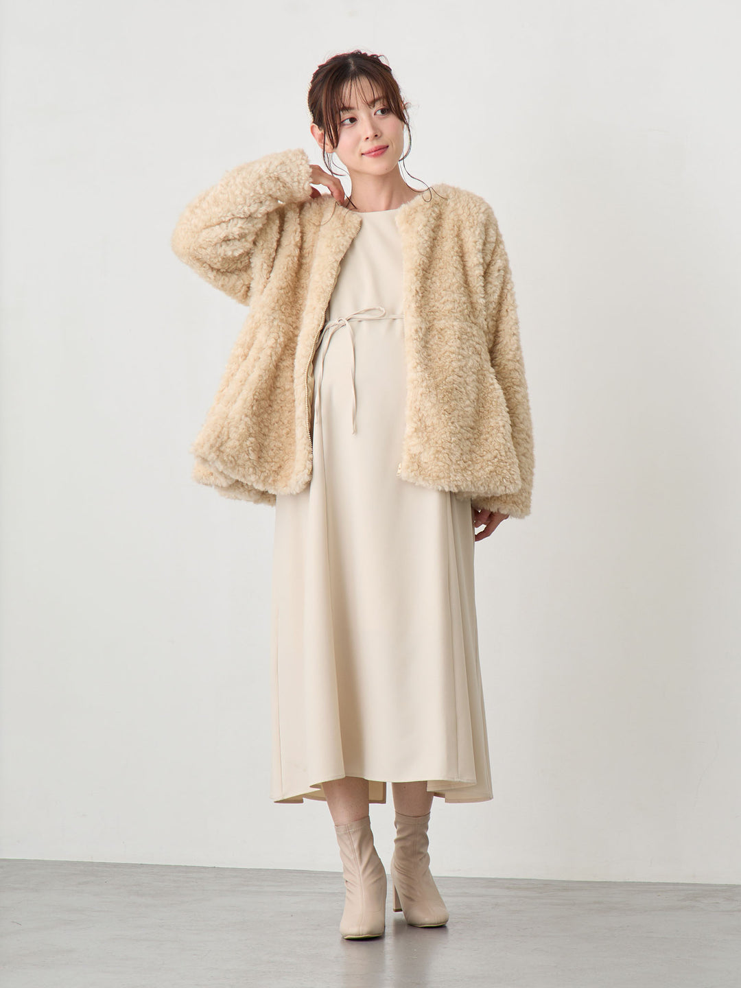 ダッカー付きフラッフィーアウター Beige
