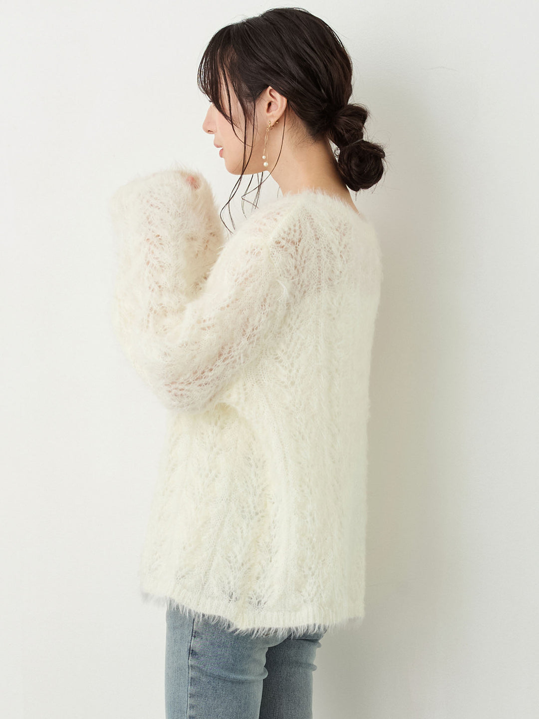 リボン付きニットカーデ White