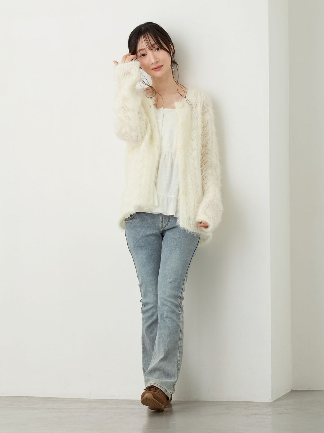 リボン付きニットカーデ White