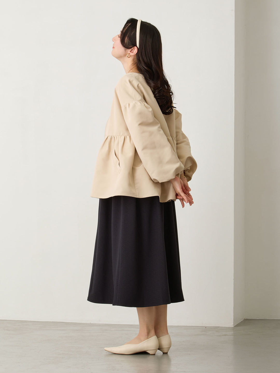 フード付きペプラムライトアウター Beige