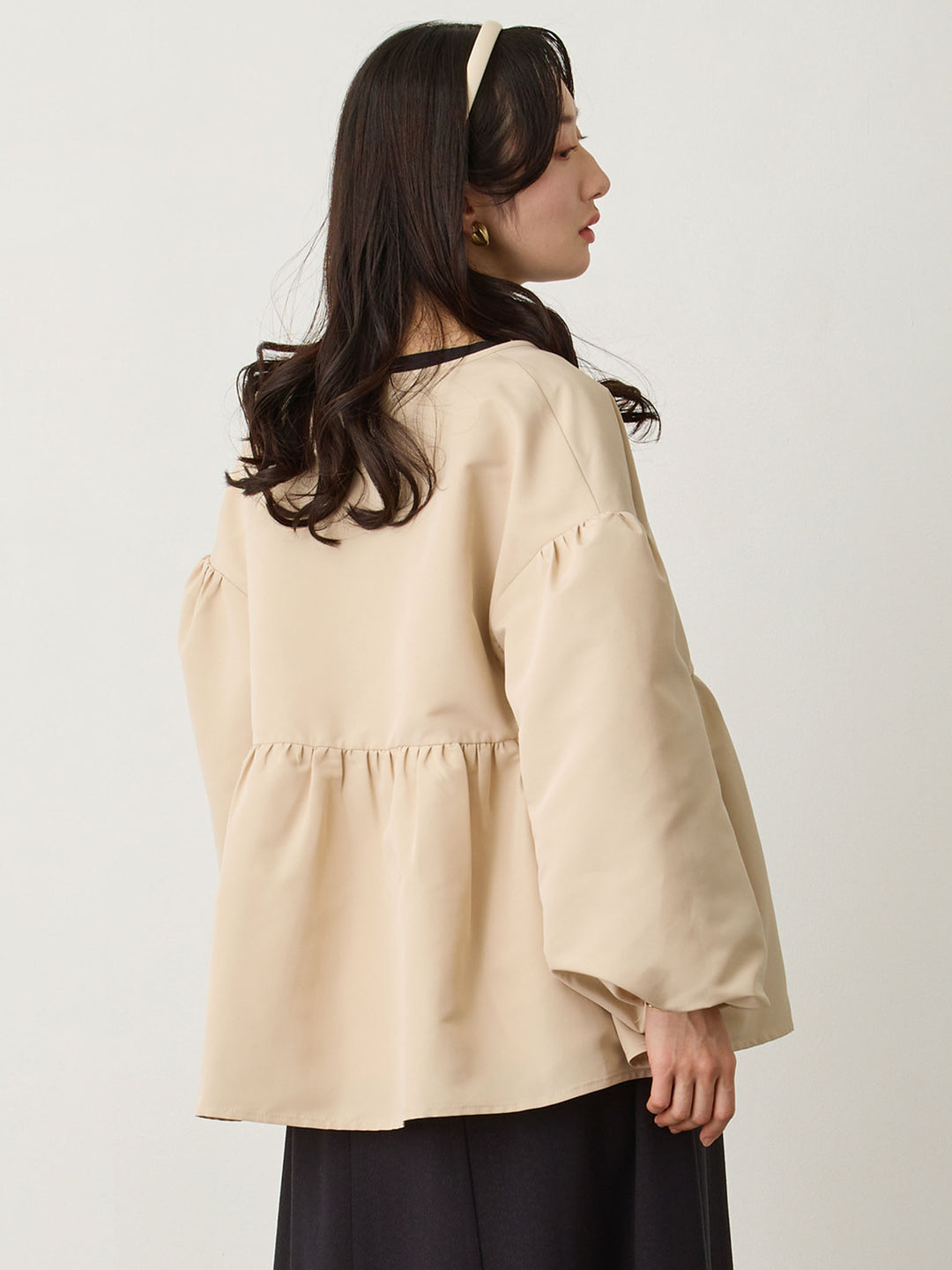 フード付きペプラムライトアウター Beige