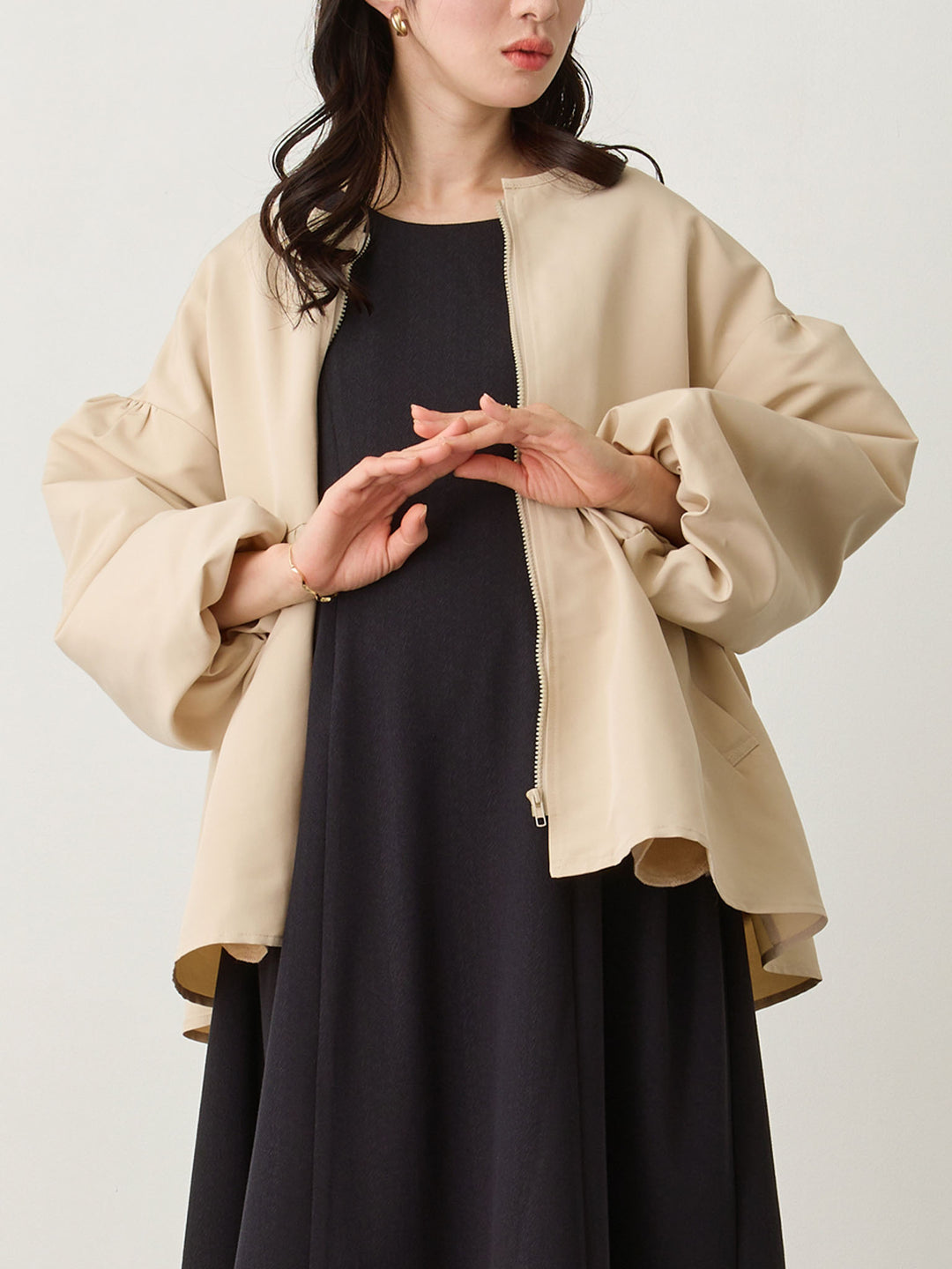 フード付きペプラムライトアウター Beige