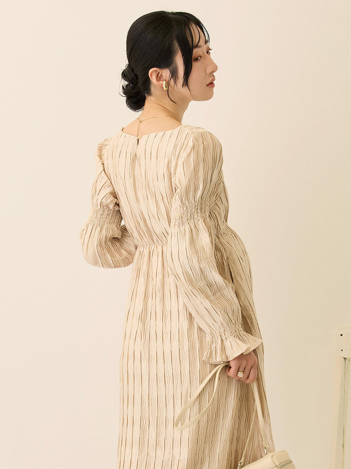 ハートネックプリーツワンピース Beige