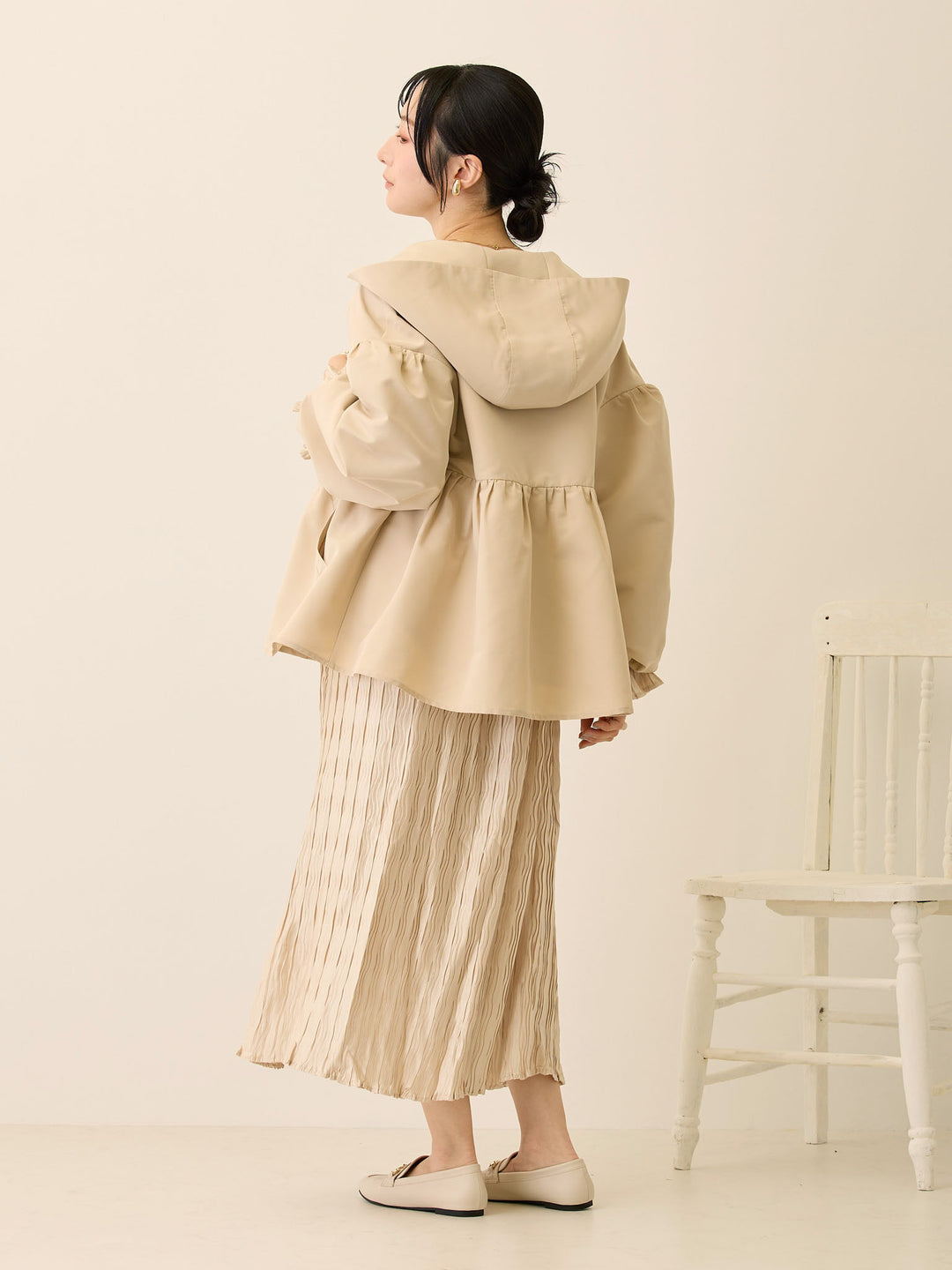 フード付きペプラムライトアウター Beige