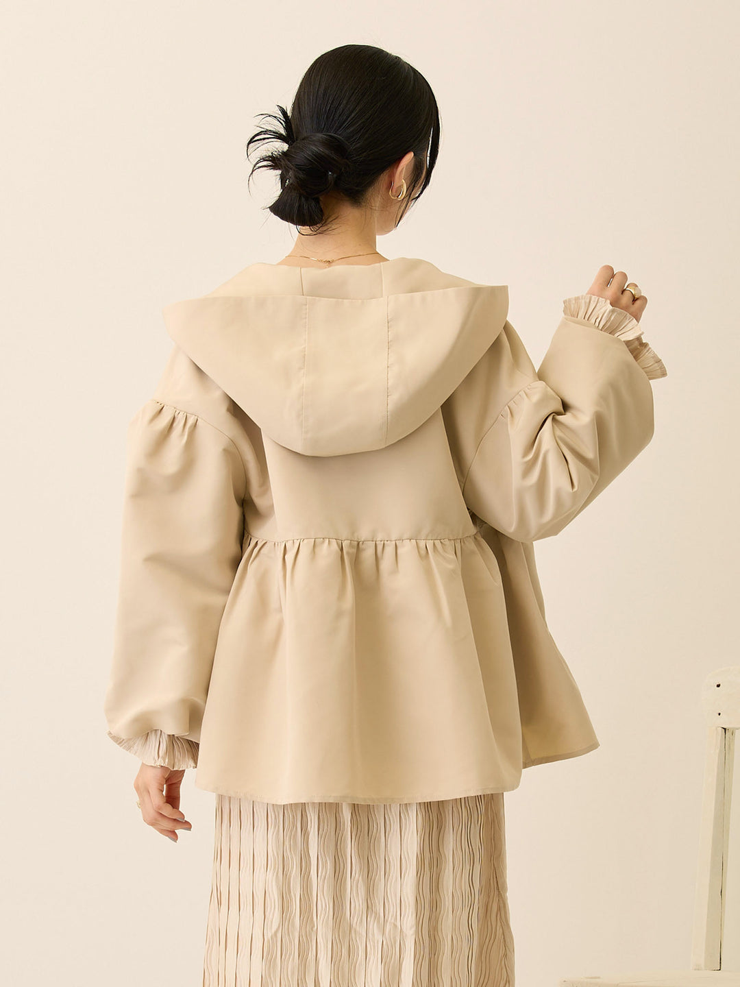 フード付きペプラムライトアウター Beige