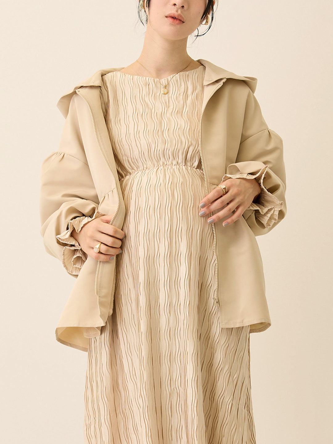 フード付きペプラムライトアウター Beige