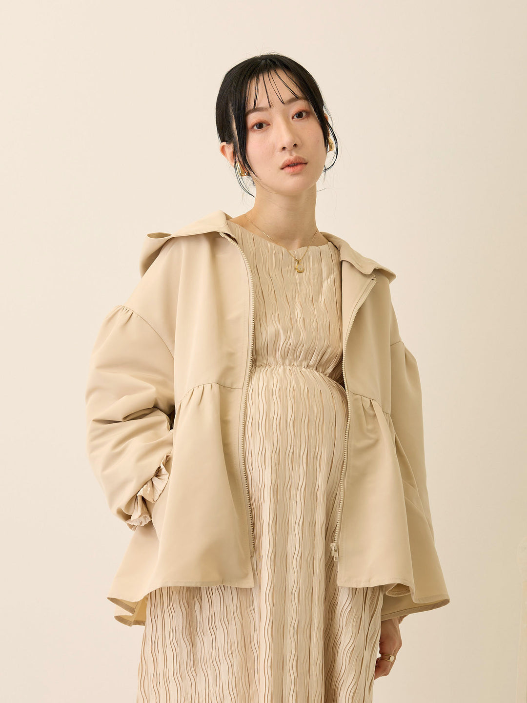 フード付きペプラムライトアウター Beige